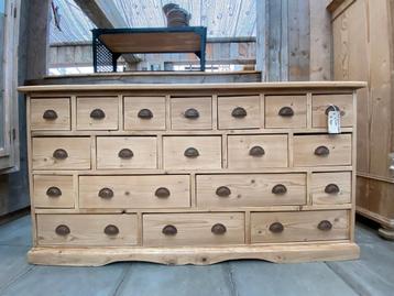 Landelijk Oud grenen kast ladekast dressoir beschikbaar voor biedingen