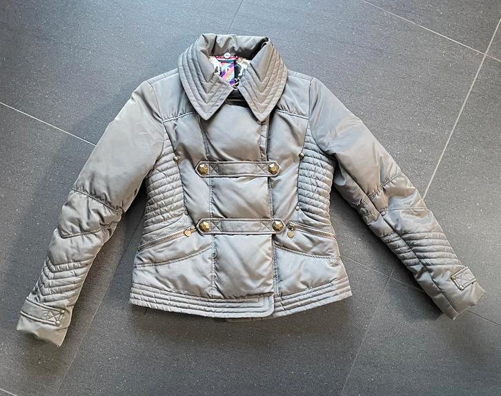 Stijlvolle damesjas met leuke accenten, maat 38, merk Daite, Kleding | Dames, Jassen | Winter, Zo goed als nieuw, Maat 38/40 (M)