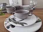 Servies aardewerk 'extra vergine' 8 pers, Nieuw, Ophalen of Verzenden, Bord(en), Overige stijlen