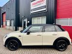 Mini Cooper 5 deurs bj. 2019 136pk Navigatie 1JAAR GARANTIE, Voorwielaandrijving, 1165 kg, Wit, Bedrijf