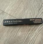 Anastasia brow serum NIEUW, Ophalen of Verzenden, Zo goed als nieuw, Zwart, Gehele gezicht