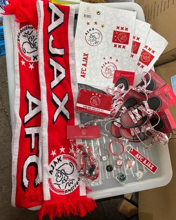 Set met Ajax spullen €20,- beschikbaar voor biedingen