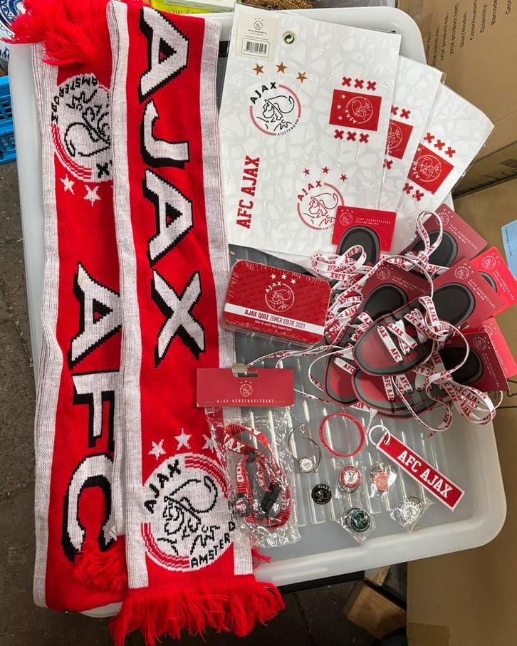 Set met Ajax spullen €25,-, Verzamelen, Sportartikelen en Voetbal, Ophalen of Verzenden