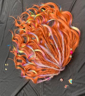 Dreads Curly locks Ginger rainbow roze vlecht extensions  beschikbaar voor biedingen
