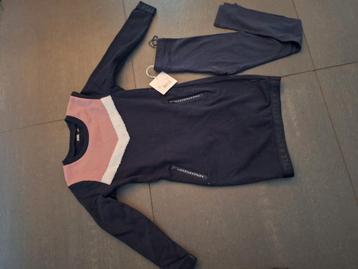 Jurkje met legging maat 134/140 beschikbaar voor biedingen