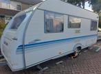 Nette Adria Adora 520 Met thule zakluifel, Caravans en Kamperen, Schokbreker, Rondzit, Particulier, Adria
