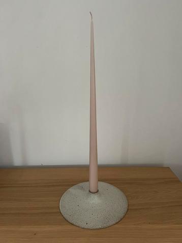 Viki Weiland kandelaar, keramiek beschikbaar voor biedingen