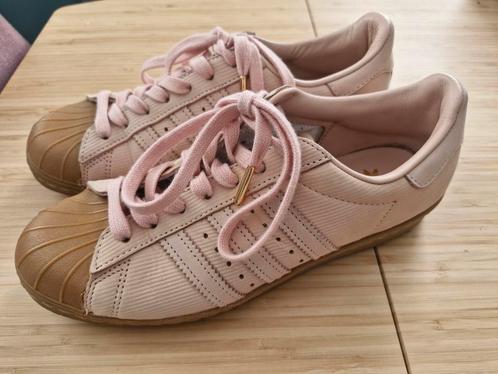 Adidas Superstar lichtroze in maat UK 6/ EU 39 1/3, Kleding | Dames, Schoenen, Nieuw, Sneakers of Gympen, Roze, Ophalen of Verzenden