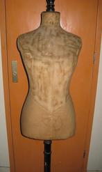 Antieke paspop, Ophalen, Gedragen