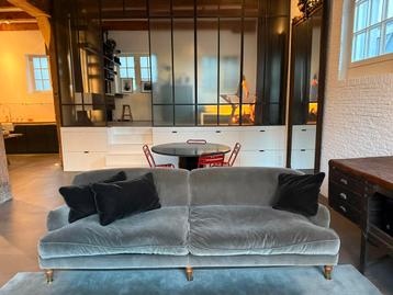 Paul Lelieveld Raffles Sofa. Custom length 240cm beschikbaar voor biedingen