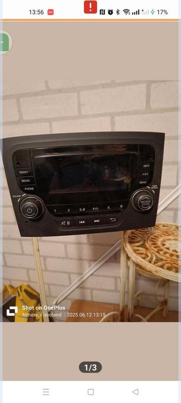 Auto radio  beschikbaar voor biedingen