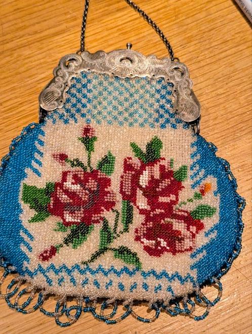 Antiek kralenbeugeltasje met zilveren beugel, Antiek en Kunst, Antiek | Kleding en Accessoires, Ophalen of Verzenden
