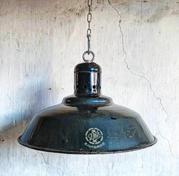 Vintage emaille industriële hanglampen jaren 40 Sovjet-Unie. beschikbaar voor biedingen