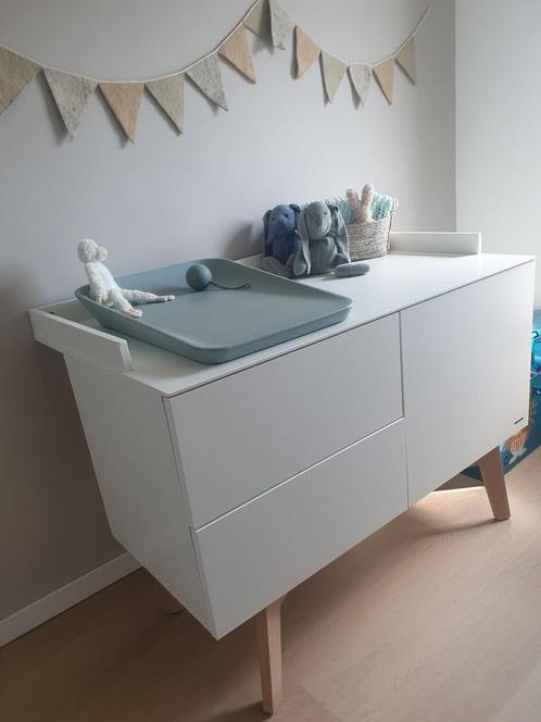 Mooie commode incl. bladvergroter! In zeer goede staat!!, Kinderen en Baby's, Kinderkamer | Commodes en Kasten, Zo goed als nieuw