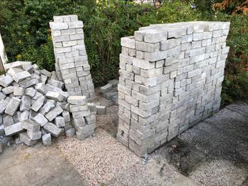 GRATIS betonklinkers beschikbaar voor biedingen