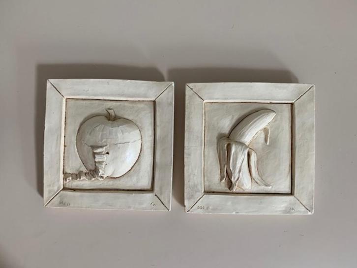2 x plaquette van beton. Appel en peer muurdecoratie dbc., Huis en Inrichting, Woonaccessoires | Wanddecoraties, Zo goed als nieuw