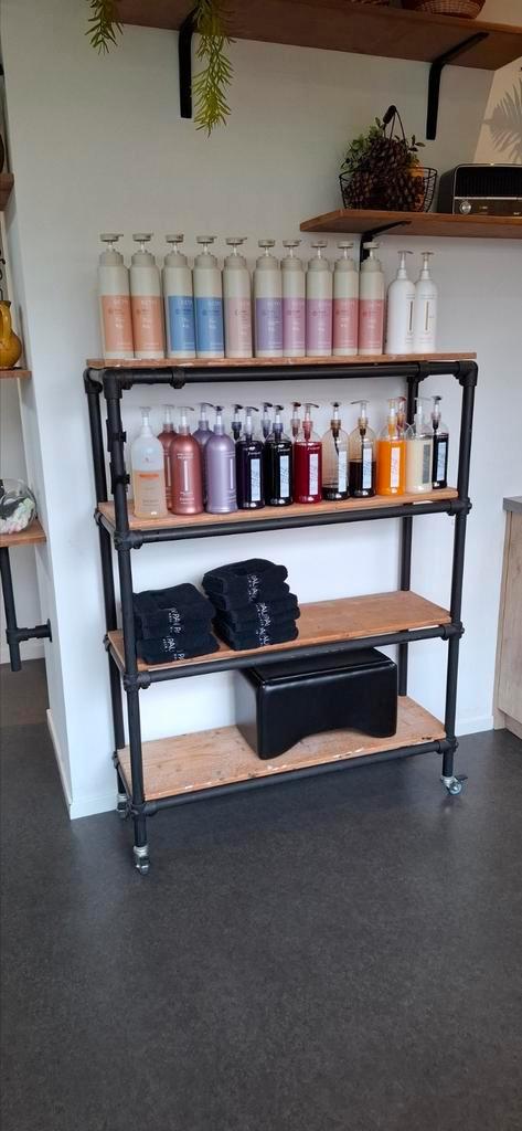 Ladenkast op wielen kapsalon, Huis en Inrichting, Kasten | Overige, Zo goed als nieuw, Ophalen of Verzenden