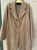 Winter jas/ mantel NOVELTI. MT 44, Kleding | Dames, Jassen | Winter, Verzenden, Zo goed als nieuw, Maat 42/44 (L), Beige