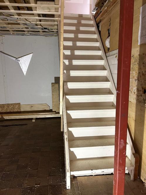 Gedemonteerde vaste hardhouten trap woning, Doe-het-zelf en Verbouw, Ladders en Trappen, Gebruikt, Trap, 2 tot 4 meter, Ophalen