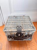 Leuke complete picknickmand voor twee personen, Ophalen, Zo goed als nieuw