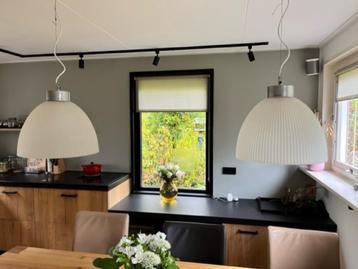 Set van 2 Melkglas Hanglampen inclusief LED lampen beschikbaar voor biedingen