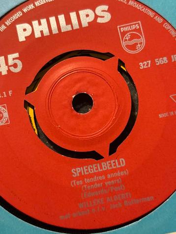 Willeke Alberti - Spiegelbeeld / Toen Je Me Kuste beschikbaar voor biedingen