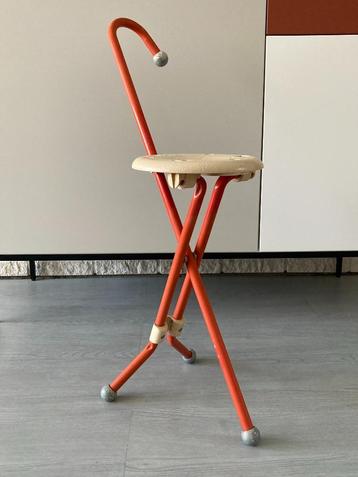 Vintage Italiaans design krukje "Ulisse" van Ivan Loss beschikbaar voor biedingen
