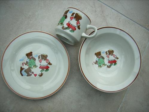 Lief ontbijtsetje beertjes 3-delig vintage / retro, Verzamelen, Porselein, Kristal en Bestek, Zo goed als nieuw, Bord of Schaal