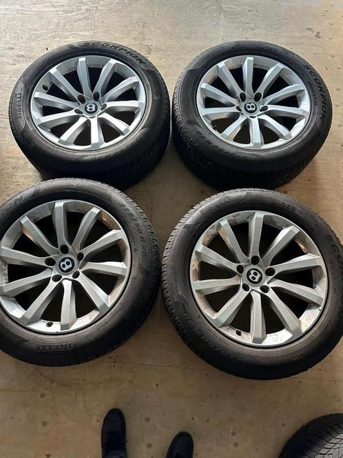 Winterbanden Pirelli Scorpion Winter 275/50 R20 + Bentley Be, Auto-onderdelen, Banden en Velgen, Banden en Velgen, Winterbanden