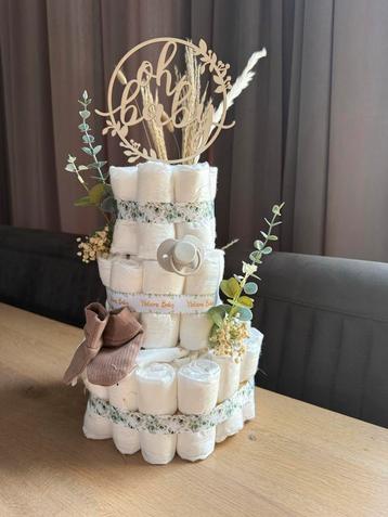 Handgemaakte Babytaart beschikbaar voor biedingen