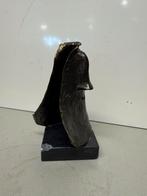 Bronzen beeld Corry Ammerlaan ‘Give you warmth’, Antiek en Kunst, Ophalen of Verzenden