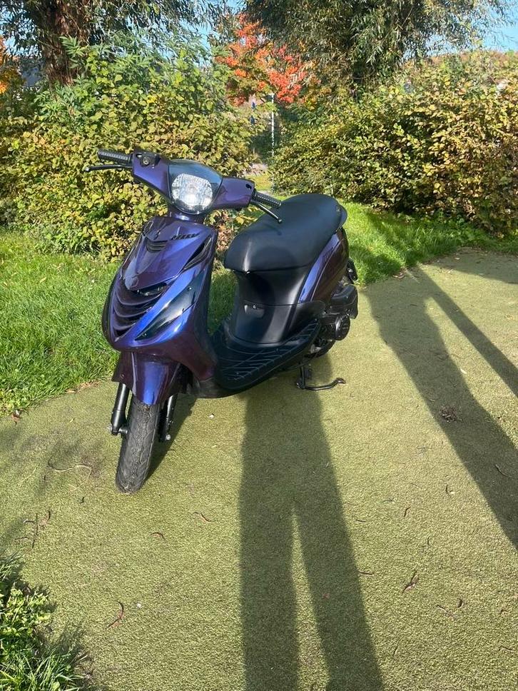 piaggo zip.  (Ook Ruilen), Fietsen en Brommers, Scooters | Piaggio, Gebruikt, Zip, Maximaal 45 km/u, Benzine, Ophalen
