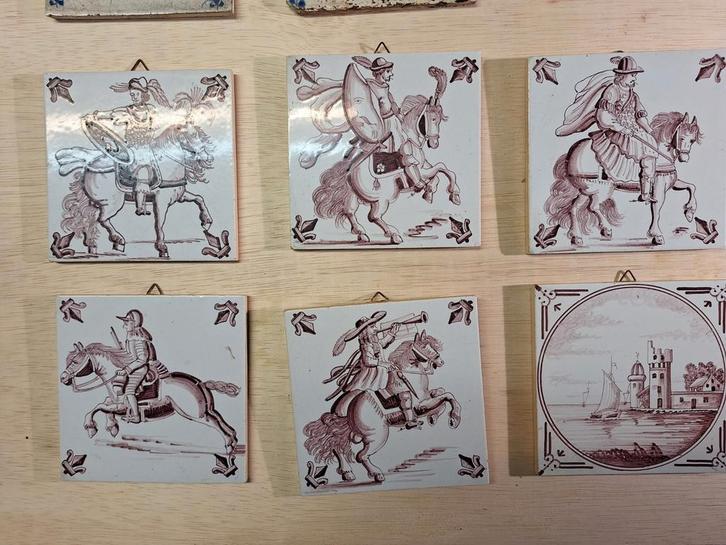 Oude tegels met ridders en schepen, Antiek en Kunst, Antiek | Wandborden en Tegels, Ophalen of Verzenden