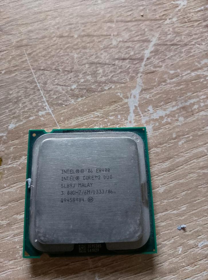 Intel Core 2 Duo E8400, Computers en Software, Processors, Gebruikt, 2-core, 3 tot 4 Ghz, Ophalen of Verzenden