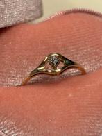9 karaat gouden ring met diamantje, Verzenden, Zo goed als nieuw, 17 tot 18, Dame