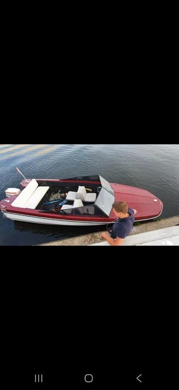 Speedboot  beschikbaar voor biedingen