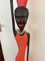 Afrikaans Houten Beeld, Ophalen