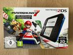 Nintendo 2DS + alle originele accessoires + Mariokart + hoes, Spelcomputers en Games, Spelcomputers | Nintendo 2DS en 3DS, 2DS