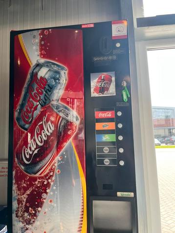 Coca cola koelkast automaat blikjes beschikbaar voor biedingen