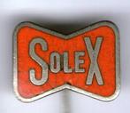 SOLEX rood email op zilverkleurig bromfiets speldje ( G_181), Verzamelen, Speldjes, Pins en Buttons, Verzenden, Nieuw, Transport