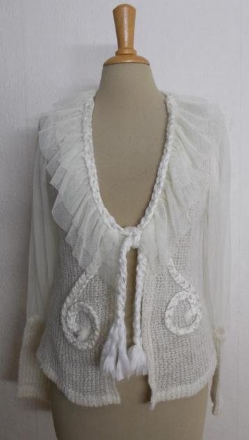 Mooi gebroken wit vestje/top met subtiele gouddraadjes! M beschikbaar voor biedingen