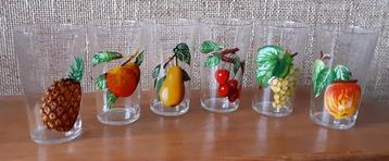Frisdrankglazen met fruitmotief