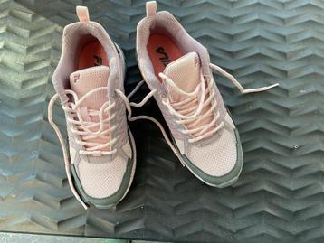 Zgan sneakers sportschoenen Fila, mt 38, mooie kleur  beschikbaar voor biedingen