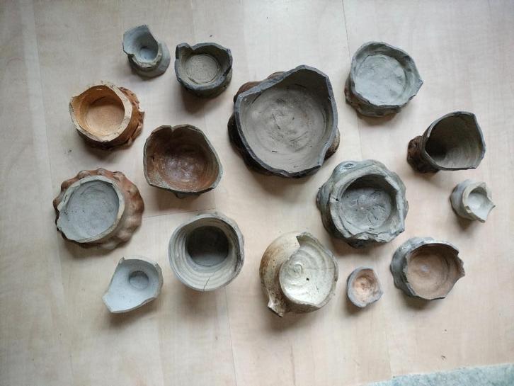 bodemvondsten, kookpotten, vetvanger, olielampje 15e eeuw, Antiek en Kunst, Antiek | Keramiek en Aardewerk, Ophalen of Verzenden
