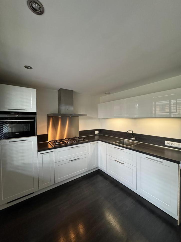 Complete Nette Hoekkeuken Hoogglans Apparatuur GEDEMONTEERD, Huis en Inrichting, Keuken | Complete keukens, Zo goed als nieuw