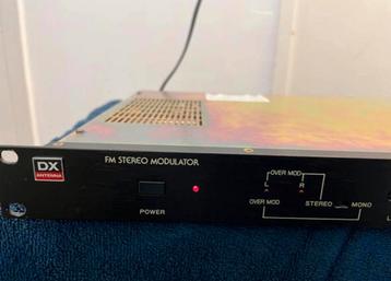 DX Antenna DHM-332E FM modulator beschikbaar voor biedingen