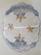 Leuk kleedje met kerstklokken. Het kleedje is ovaal van vorm, Ophalen of Verzenden