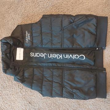 Calvin klein bodywarmer maat 128 beschikbaar voor biedingen