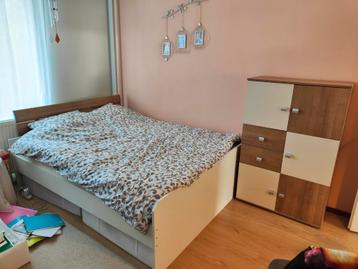 Complete Slaapkamer Set - Bed, Kasten & Bureau beschikbaar voor biedingen