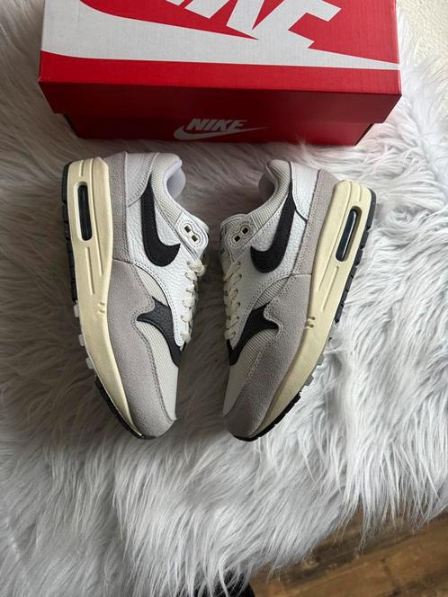 Nike Air Max 1 grijs zwart wit eu 38.5 airmax one nieuw, Kleding | Dames, Schoenen, Nieuw, Sneakers of Gympen, Overige kleuren
